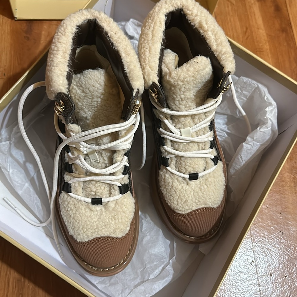 Michael Kors Brown Dupree Lace-up lady shoes - Picture 4 of 6
